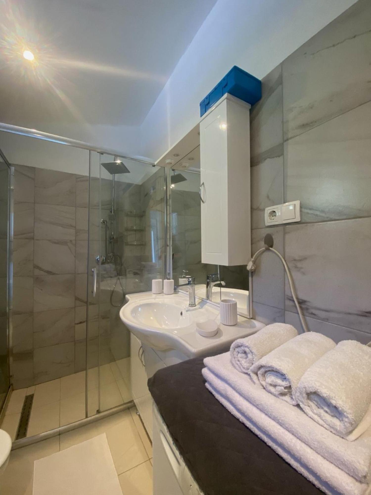 Apartments Ema Lovran Zewnętrze zdjęcie